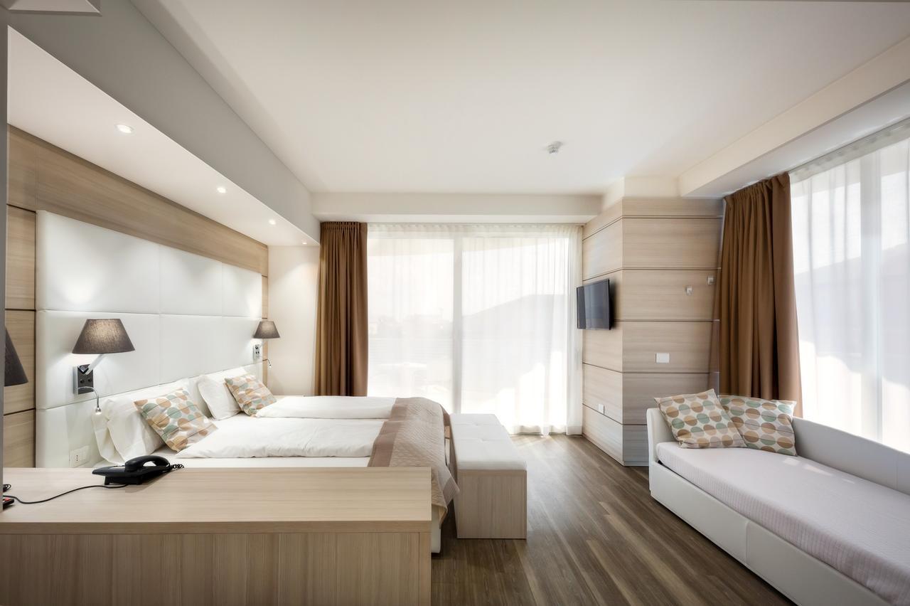 Superior Quadruple Room,665734059:JPEG